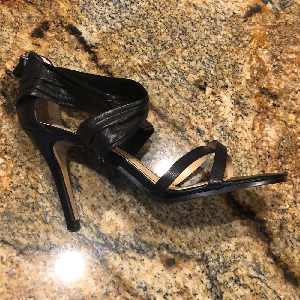 EUC LIKE NEW NINE WEST NWERLINA BLACK LEATHER STRAPPY HEELS IN BOX - Picture 12 of 15